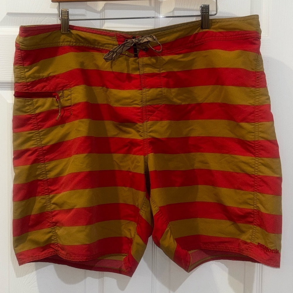 Patagonia Swim Trunks Board Shorts Mens Size 40 Yellow Red Striped​​​​